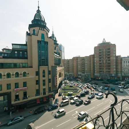 Apartment Arena City Loft Kiev Bagian luar foto